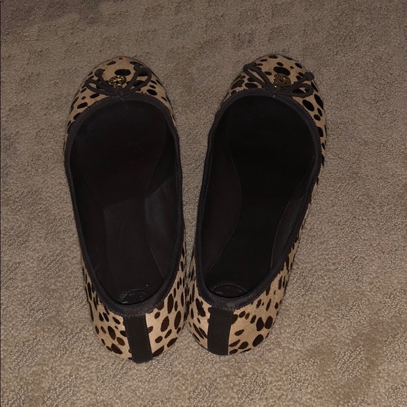 TORY BURCH leopard flats with gold logo size 9 - Picture 2 of 4
